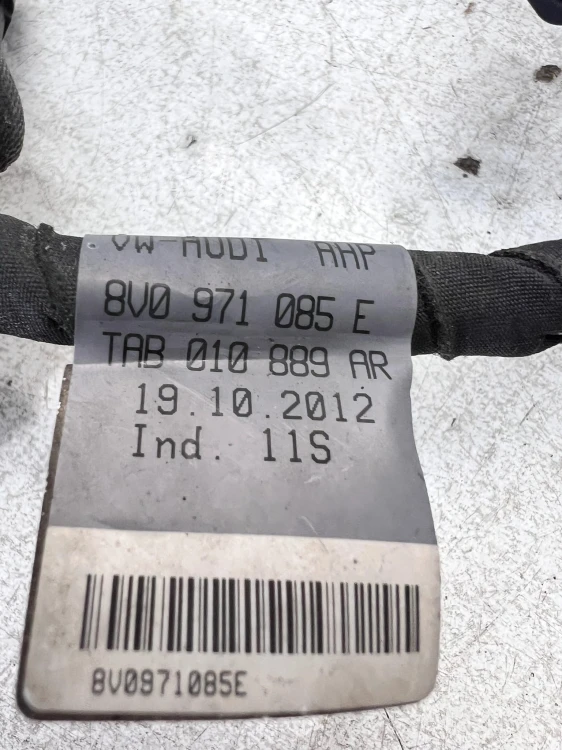 WIĄZKA CZUJNIKÓW PARKOWANIA PRZÓD AUDI A3 8V 8V0971085E 1/26
