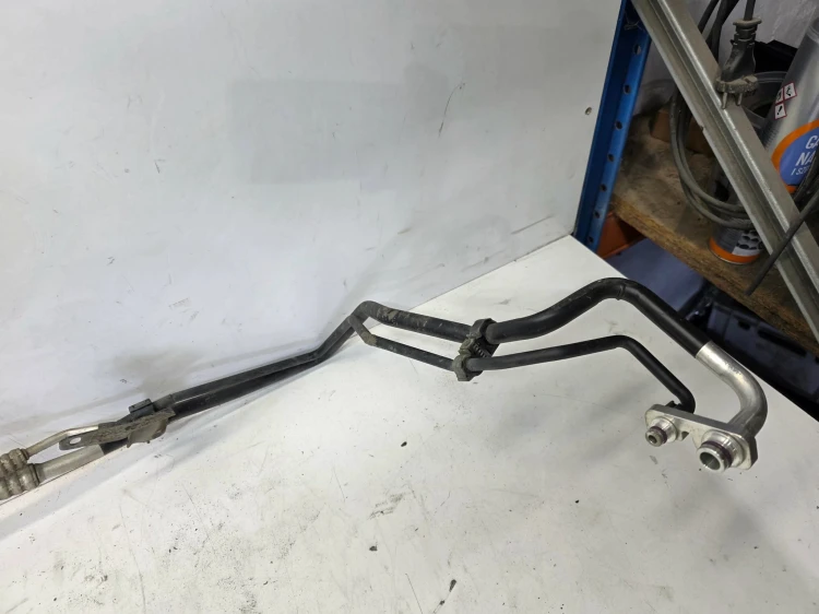 WĄŻ KLIMATYZACJI ZAWÓR CZYNNIKA CHŁODZĄCEGO AUDI Q7 4M 4M0816885F