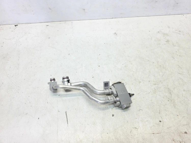 WĄŻ KLIMATYZACJI ZAWÓR CZYNNIKA CHŁODZĄCEGO AUDI Q7 4M 4M0816181A