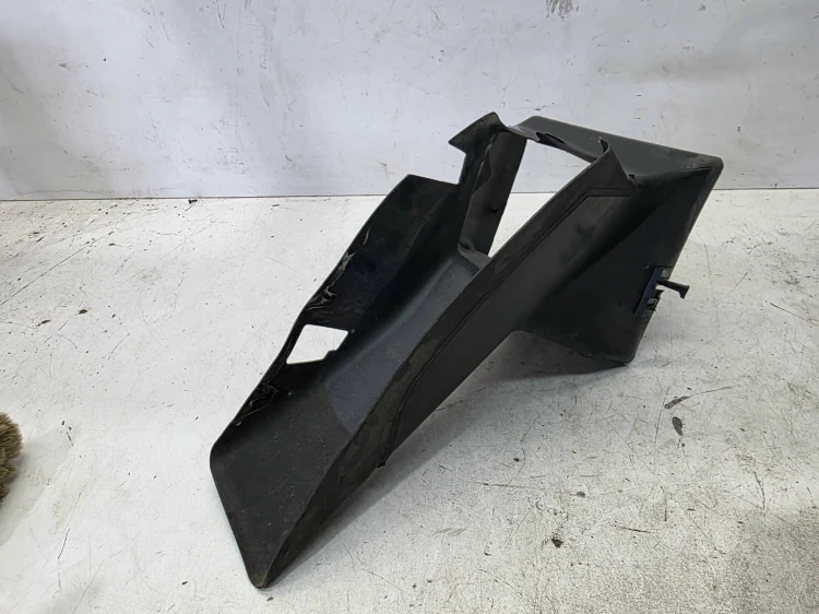 KIEROWNICA POWIETRZA LEWA AUDI A4 B7 2.0 TFSI 8E0117335K *2*