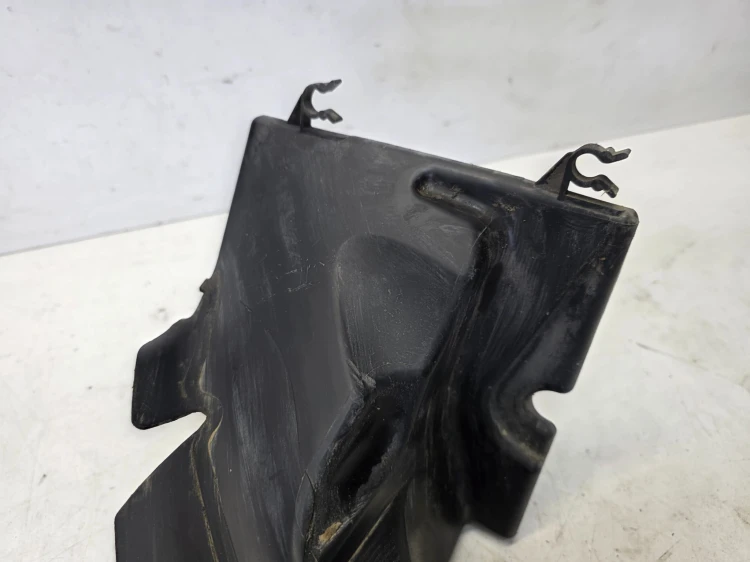 KIEROWNICA POWIETRZA PRAWA AUDI A4 B7 3.0 TDI 8E0117336J *2*