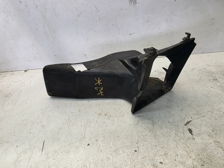 KIEROWNICA POWIETRZA PRAWA AUDI A4 B7 3.0 TDI 8E0117336J *2*