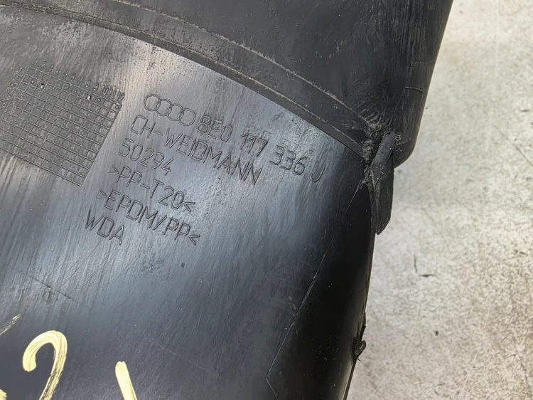 KIEROWNICA POWIETRZA PRAWA AUDI A4 B7 3.0 TDI 8E0117336J *2*