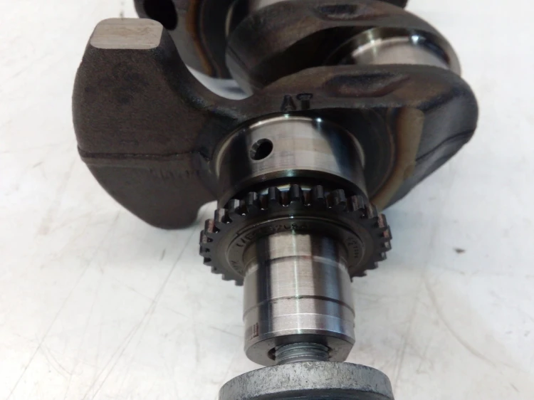 WAŁ KORBOWY AUDI VW SEAT SKODA 1.4 TFSI 04EB CMB