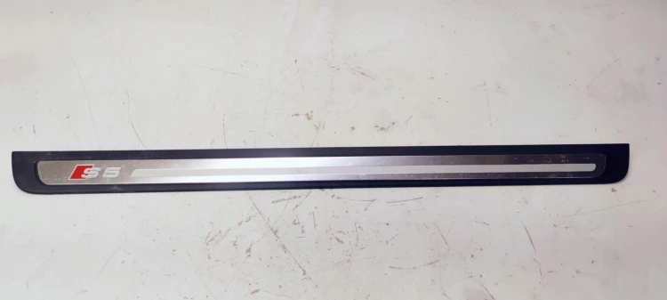 LISTWA PROGOWA PRAWA AUDI A5 S5 8T0853374