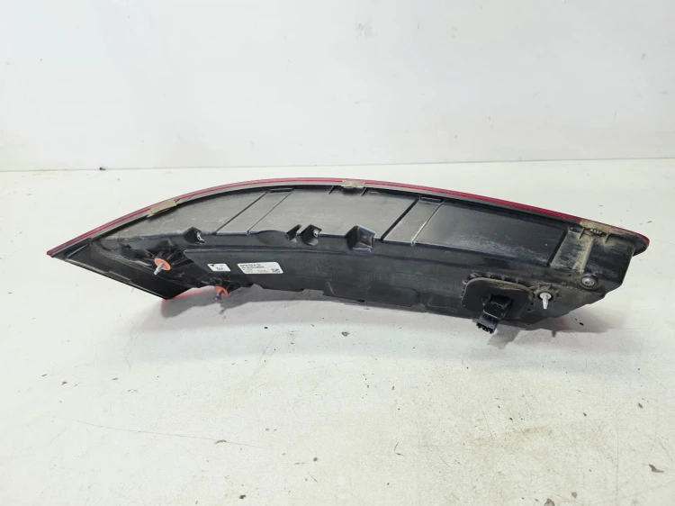 LAMPA PRAWY TYŁ LED AUDI Q7 4M 4M0945094E