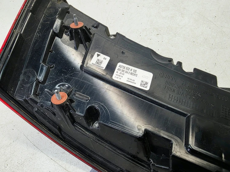 LAMPA PRAWY TYŁ LED AUDI Q7 4M 4M0945094E