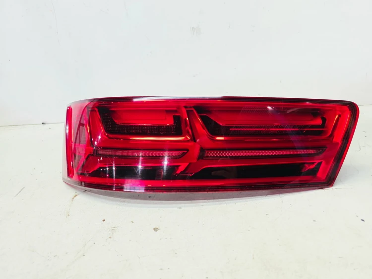 LAMPA LEWY TYŁ LED AUDI Q7 4M 4M0945093E