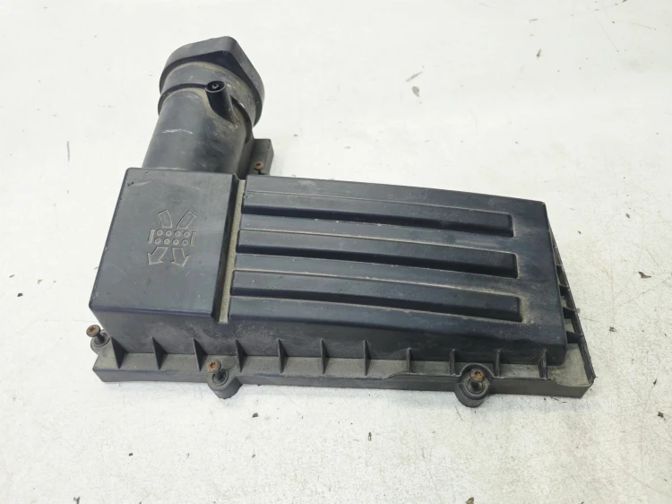 OBUDOWA FILTRA POWIETRZA GÓNA CZĘŚĆ AUDI A3 8P 3C0129607BC