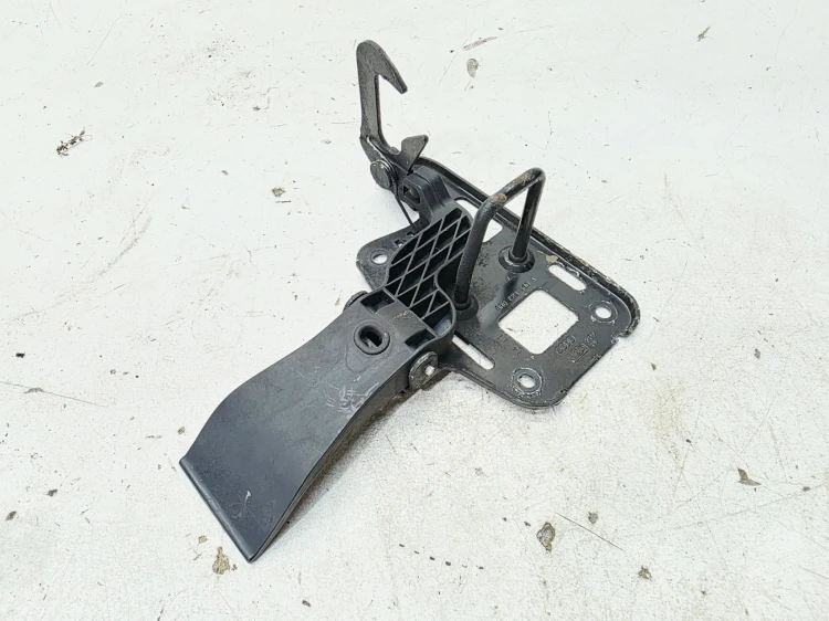 ZAMEK Z MASKI RYGIEL AUDI Q5 8R 8R0823480A
