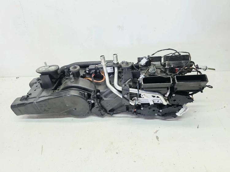 NAGRZEWNICA TYLNA TYŁ AUDI Q7 4M 4M0820004