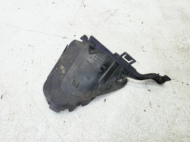 KIEROWNICA POWIETRZA Z PASA PRZEDNIEGO PRAWA AUDI A4 B9 A5 8W 8W0121674B