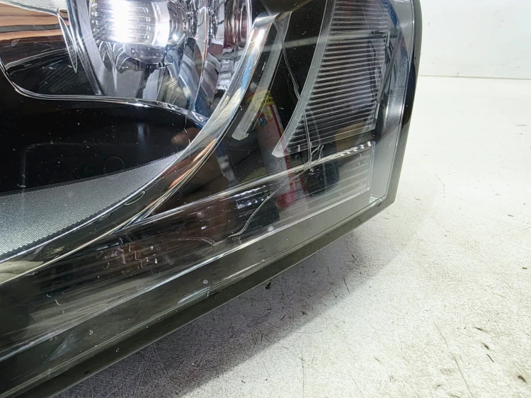REFLEKTOR LAMPA LEWY PRZÓD AUDI A4 B8 8K0941029AG UK 24/26