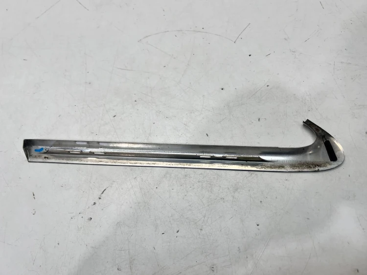 LISTWA SZYBY KAROSERYJNEJ CHROM PRAWY TYŁ AUDI A4 B8 SEDAN 8K5853346B