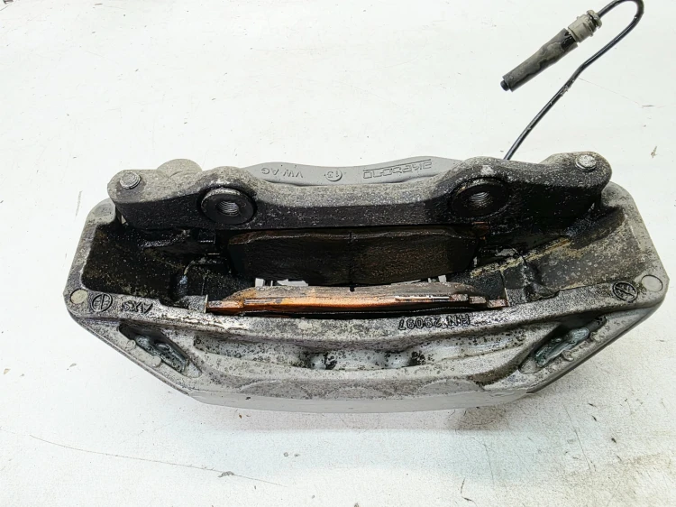 ZACISK HAMULCOWY LEWY PRZÓD AUDI A6 C8 A7 4K0615105AH 350MM