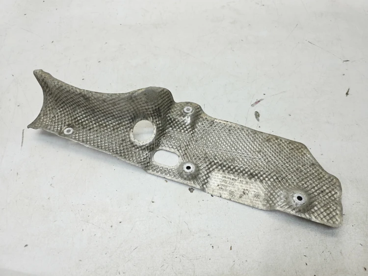OSŁONA TERMICZNA PRZEKŁADNI KIEROWNICZEJ TYŁ AUDI A6 C8 A7 A8 D5 100105835