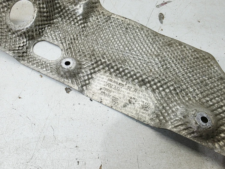 OSŁONA TERMICZNA PRZEKŁADNI KIEROWNICZEJ TYŁ AUDI A6 C8 A7 A8 D5 100105835
