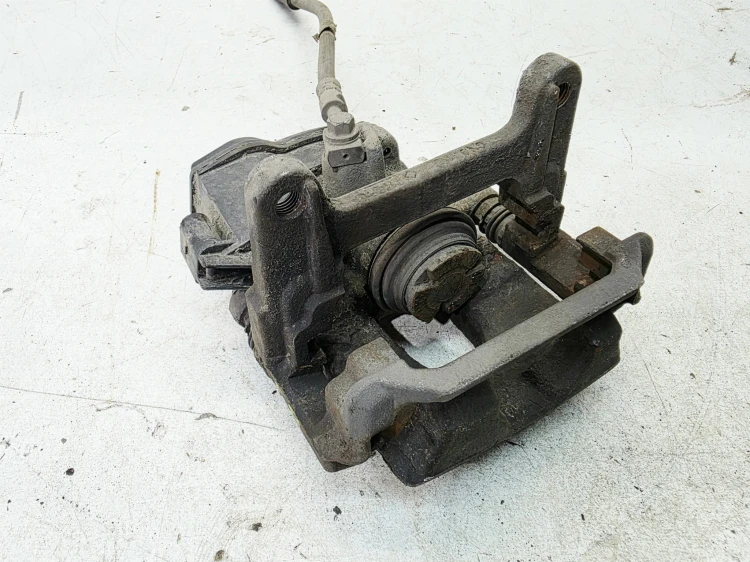 ZACISK HAMULCOWY JARZMO LEWY TYŁ AUDI A6 C8 A7 4K0405B 330MM