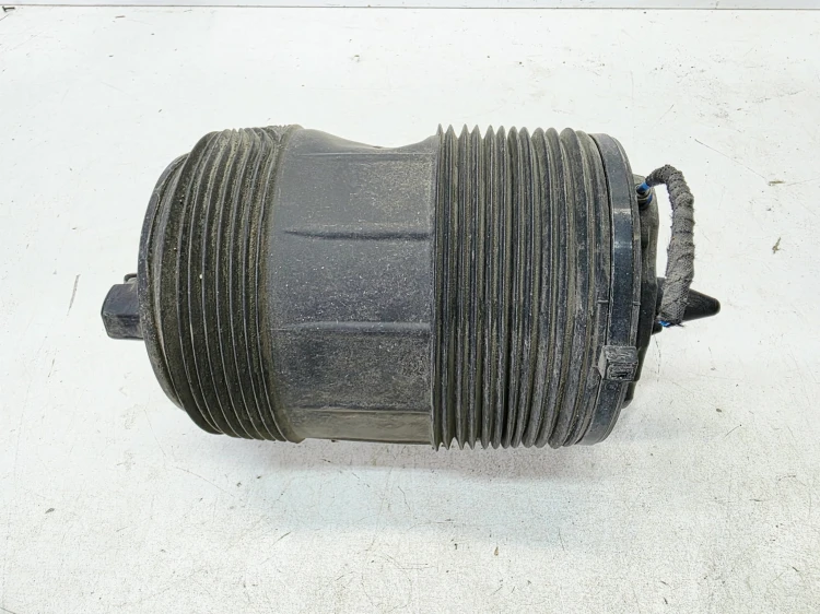 PODUSZKA MIECH PNEUMATYCZNY PRAWY TYŁ AUDI A6 C8 4K0616002E