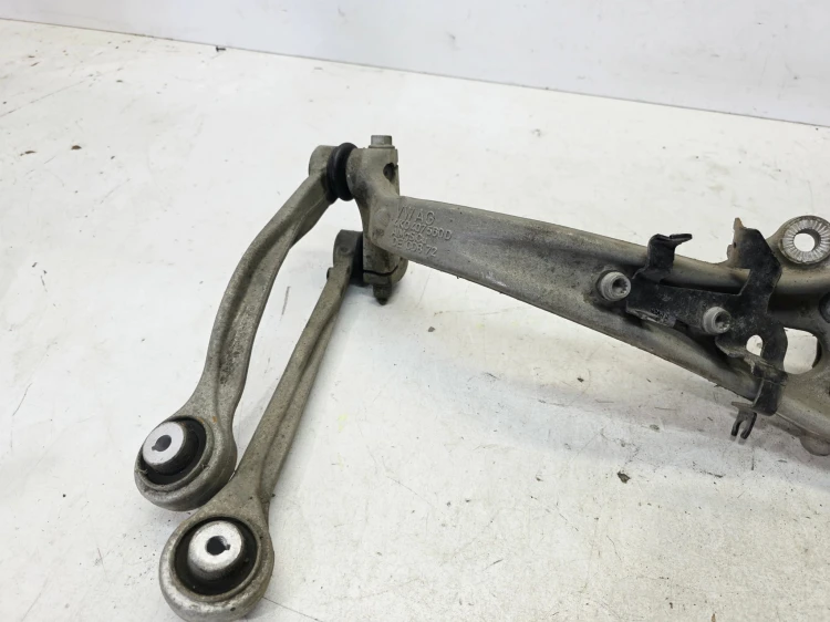 ZWROTNICA PIASTA PRAWY PRZÓD AUDI A6 C8 4K0407242D 4K0407560D