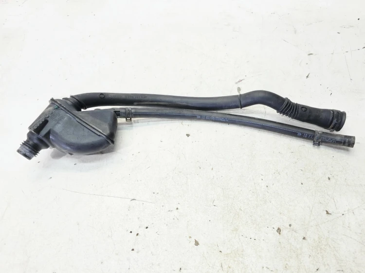 WLEW PŁYNU ŚRODKA REDUKUJĄCEGO AUDI A6 C8 4K0131963B