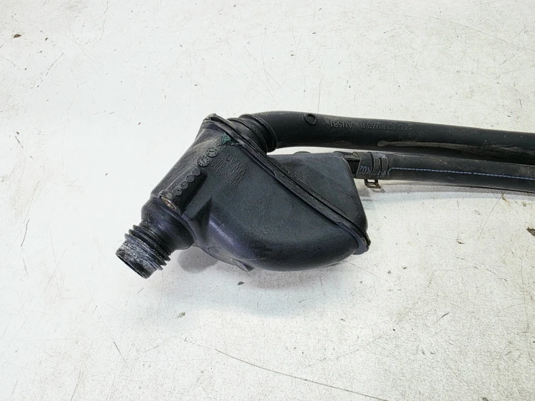 WLEW PŁYNU ŚRODKA REDUKUJĄCEGO AUDI A6 C8 4K0131963B
