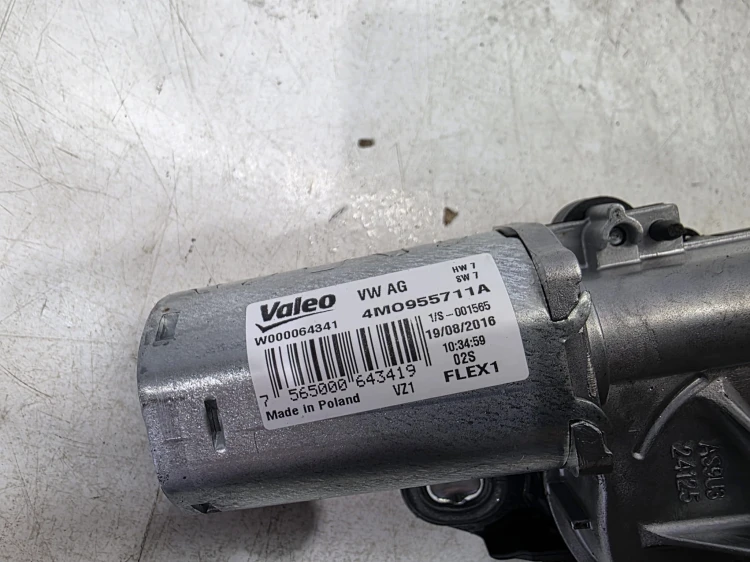 SILNICZEK WYCIERACZKI TYŁ AUDI Q7 4M 4M0955711A ORYGINAŁ