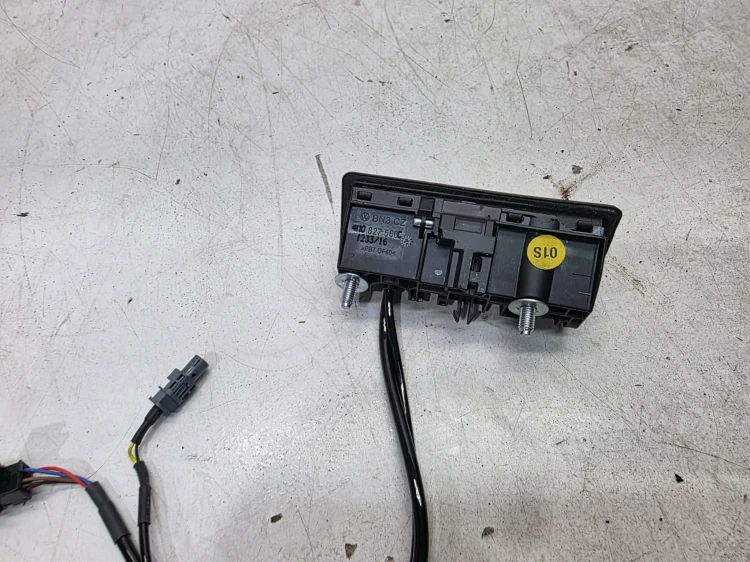 KAMERA COFANIA TYŁ MIKROSTYK KLAPY AUDI Q7 4M 4M0827566C