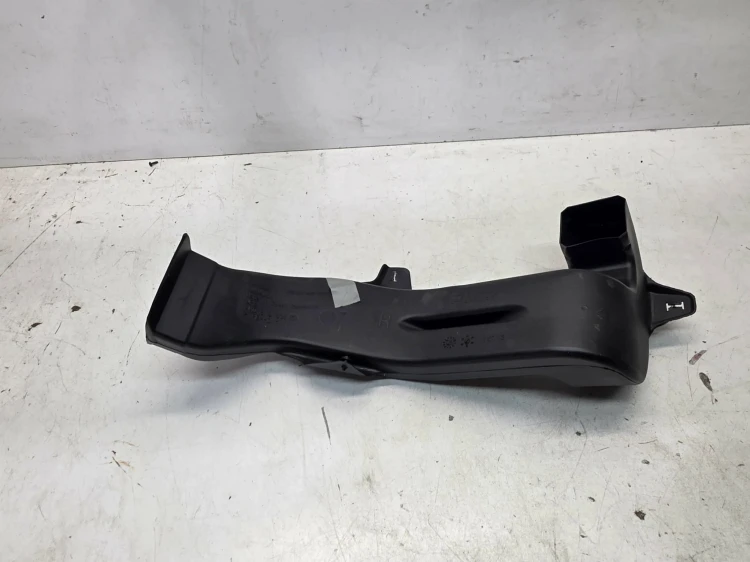 WLOT KANAŁ KIEROWNICA POWIETRZA AUDI Q7 4M 4M0819804C