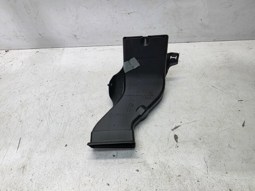 WLOT KANAŁ KIEROWNICA POWIETRZA AUDI Q7 4M 4M0819806A