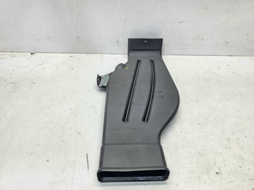 WLOT KANAŁ KIEROWNICA POWIETRZA AUDI Q7 4M 4M0819812D