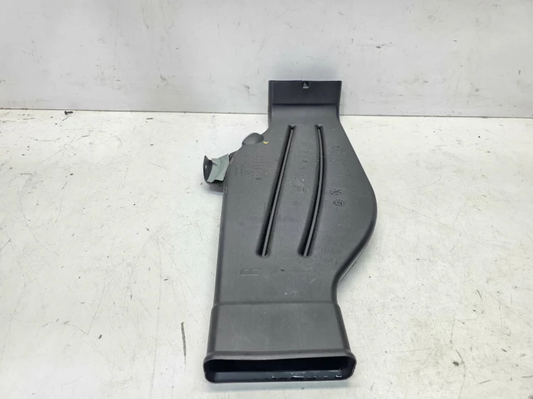 WLOT KANAŁ KIEROWNICA POWIETRZA AUDI Q7 4M 4M0819812D