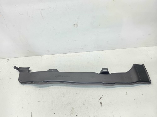 WLOT KANAŁ POWIETRZNY SŁUPKA B AUDI Q7 4M 4M0819725B