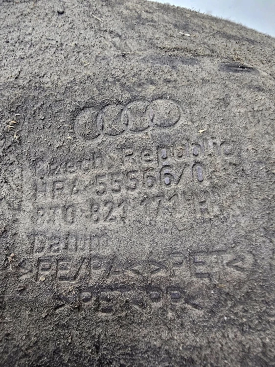 NADKOLE LEWY PRZÓD MATERIAŁOWE AUDI A5 8T 8T0821171H