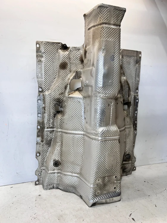 OSŁONA TERMICZNA TUNELU AUDI A6 C8 4K0804160E