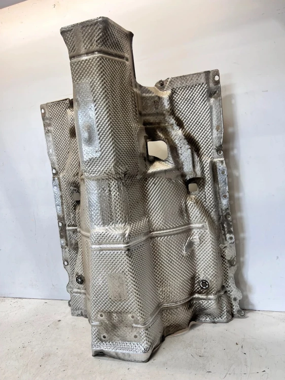 OSŁONA TERMICZNA TUNELU AUDI A6 C8 4K0804160E