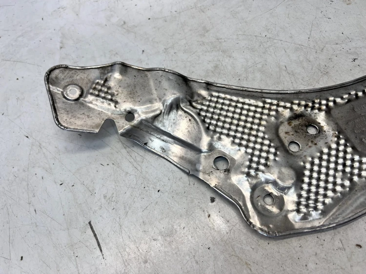 OSŁONA TERMICZNA PODŁUŻNICY PRAWA AUDI A6 C8 40804162B