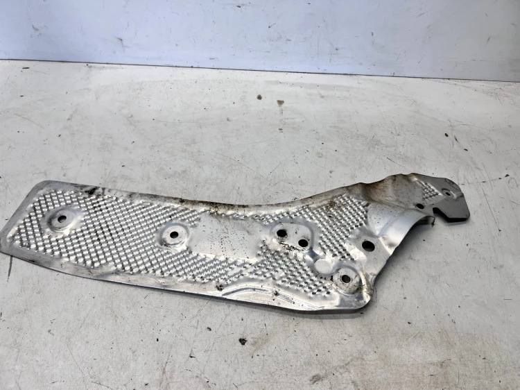 OSŁONA TERMICZNA PODŁUŻNICY PRAWA AUDI A6 C8 40804162B