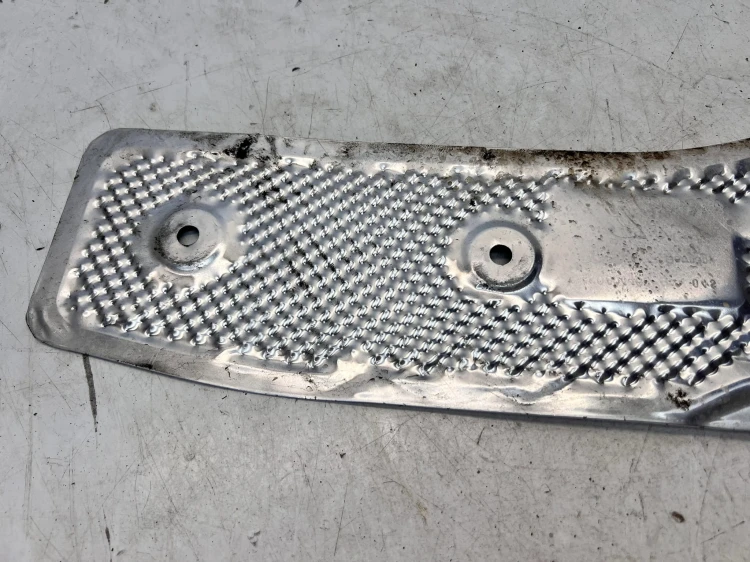 OSŁONA TERMICZNA PODŁUŻNICY PRAWA AUDI A6 C8 40804162B