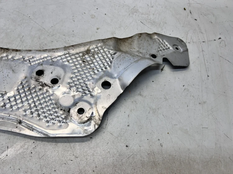 OSŁONA TERMICZNA PODŁUŻNICY PRAWA AUDI A6 C8 40804162B