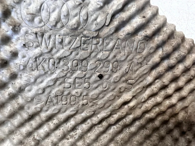 OSŁONA TERMICZNA WYDECHU AUDI A6 C8 4K0399299A