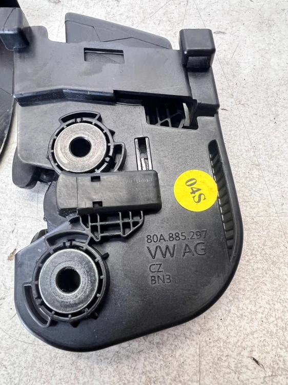 ZAMEK OPARCIA FOTELA LEWY TYŁ AUDI Q5 FY 80A883642A 80A885297