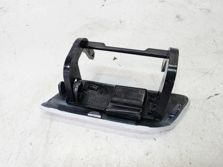 ZAŚLEPKA SPRYSKIWACZA PRAWA AUDI A6 C8 4K0807788B