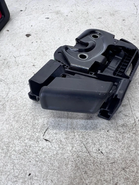 ZAMEK OPARCIA FOTELA LEWY TYŁ AUDI Q5 FY 80A883642A 80A885297