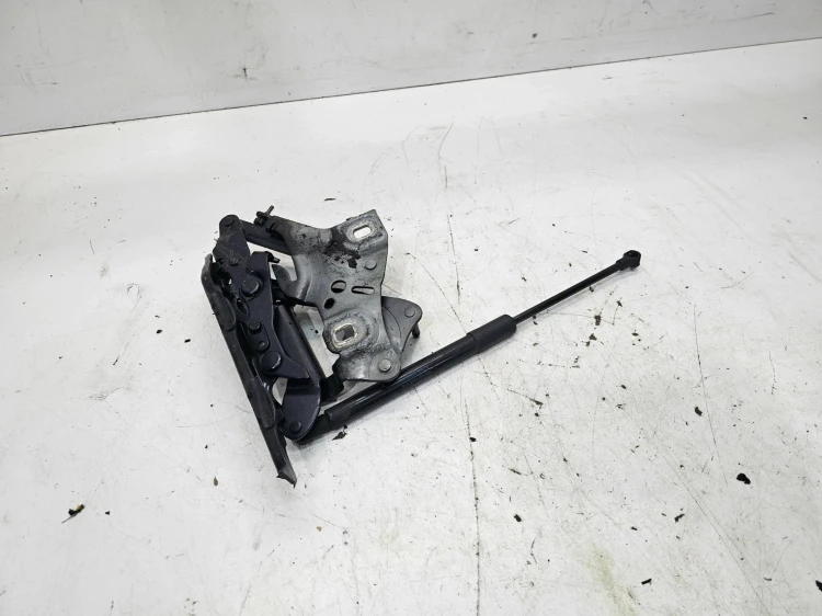 ZAWIAS MASKI PRAWY AUDI A4 B9 8W0823302E ORYGINAŁ