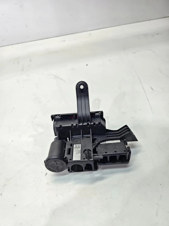 ROZDZIELACZ PRĄDU AUDI A4 B9 A5 8W 8W0941823 8W0941824AP