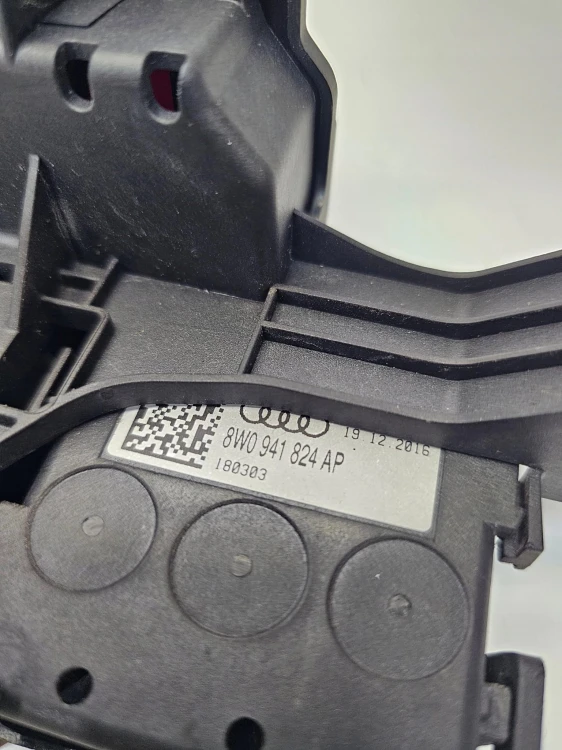 ROZDZIELACZ PRĄDU AUDI A4 B9 A5 8W 8W0941823 8W0941824AP
