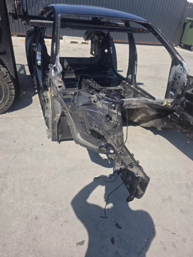 ĆWIARTKA PODŁUŻNICA FARTUCH PRAWY PRZÓD AUDI A6 C8 ORYGINAŁ !!!