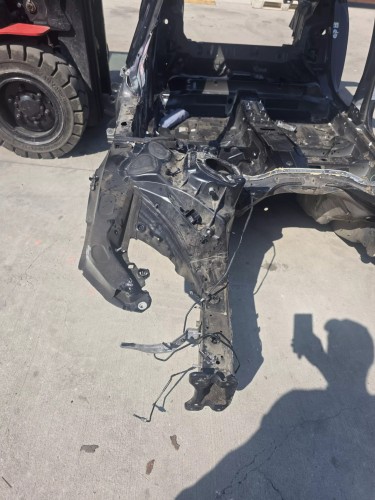 ĆWIARTKA PODŁUŻNICA FARTUCH PRAWY PRZÓD AUDI A6 C8 ORYGINAŁ !!!