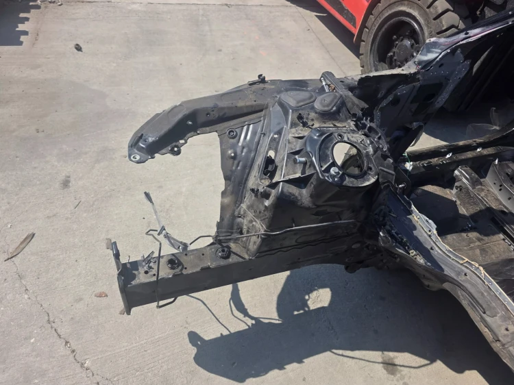 ĆWIARTKA PODŁUŻNICA FARTUCH PRAWY PRZÓD AUDI A6 C8 ORYGINAŁ !!!